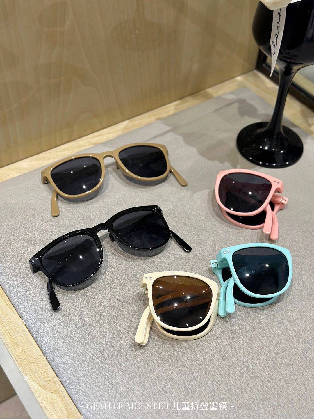 Gemtle Mcuster children's folding sunglasses sunglasses sunglasses summer anti -ultraviolet baby sunglasses boys and girls