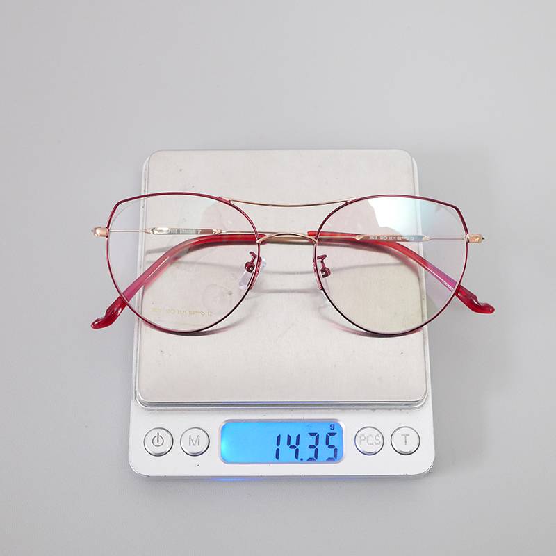 Export special offers, Japan, South Korea, Europe and the United States, European and American popular Modern Wind Wind Wind Wind Two Light -Light Titanium Myopia Glasses Graph