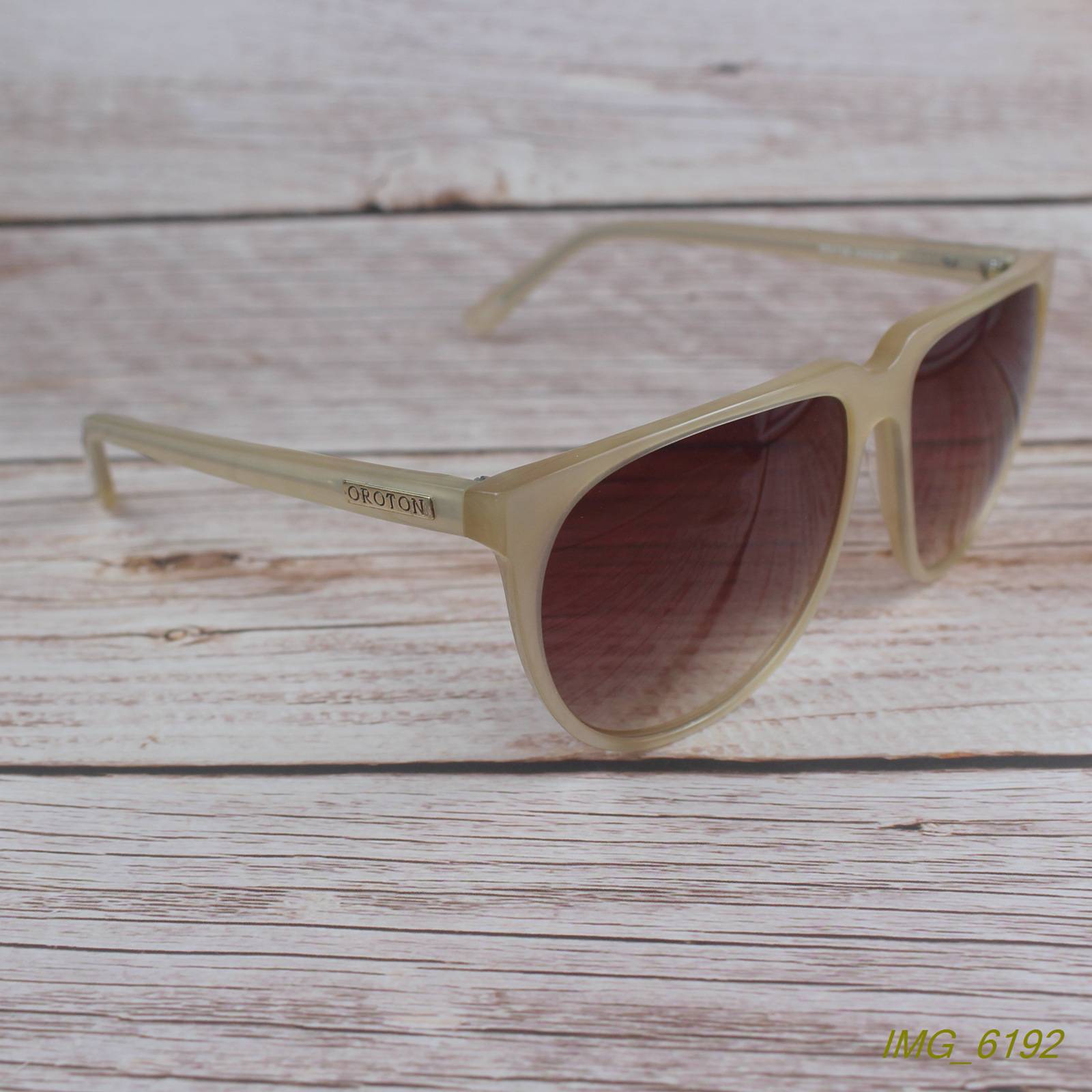 Outer single retro thin board light sunglasses anti -ultraviolet sunglasses fashion sunglasses tide 2 color 822191