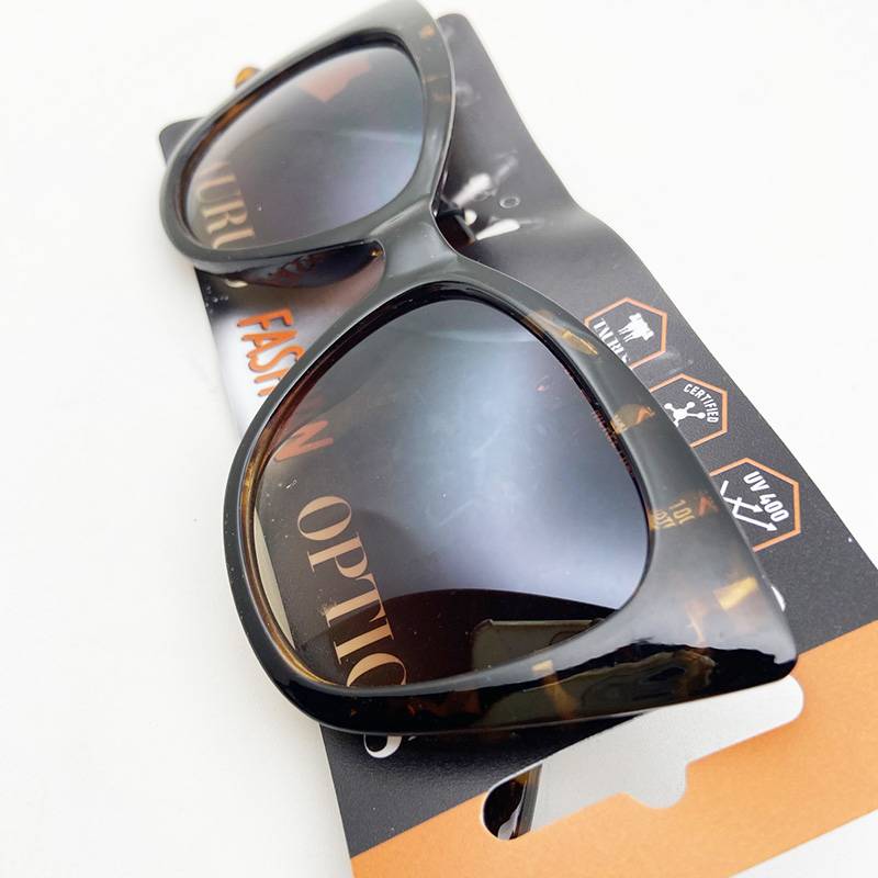 Exporting original single female leopard printing sunglasses fashion personality sunglasses anti -ultraviolet eyes ug400 UV400