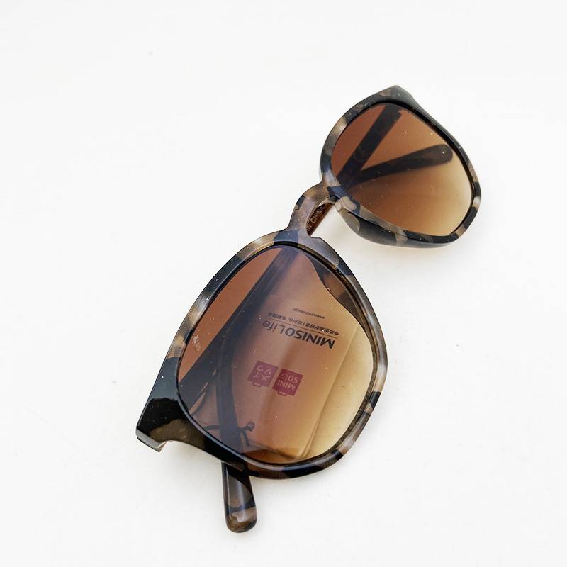 brand tail single single men and women medium faces, leopard print irregular sunglasses fashionable sunglasses anti -ultraviolet tide