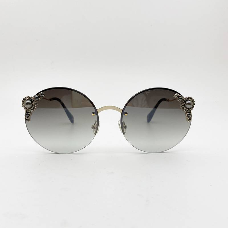 Pure original Single Ms. Pearl brand sunglasses, fashion personality sunglasses anti -ultraviolet wicked sunshade shelter