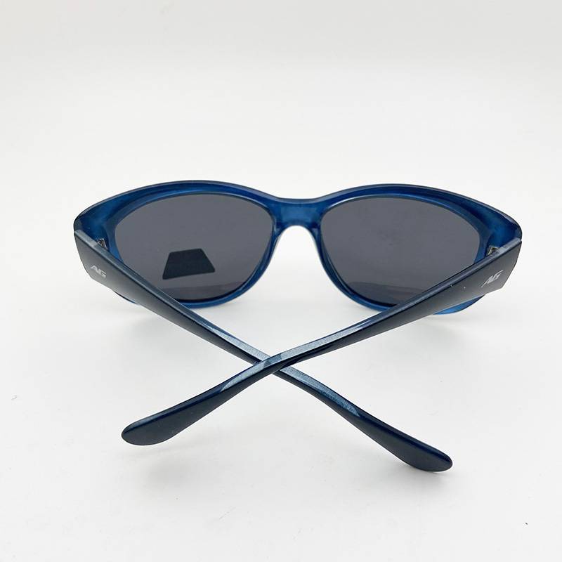 Exporting pure original single female polarizer, fashionable cat eye sunglasses care mirror sheltering mirror driving glasses