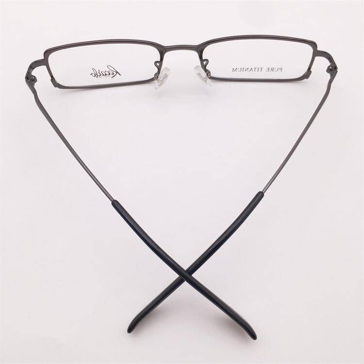 Treasure orphan original single gun color ultra -light pure titanium is only 8 grams of full box all -box literary temperament glasses rack men and women