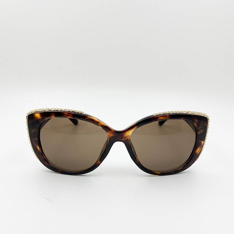 Order Ladies Cat's Eye Sun Glasses Fashion Vientiane Moisturizer A UV Anti -Over -Line Watching Mirror Sheltering Mirror