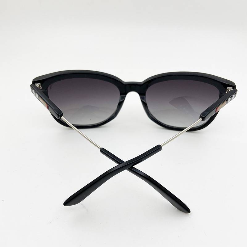 Order men's and women's brand sunglasses fashion personality trendy sunglasses anti -ultraviolet -ray eye shading mirror UV400