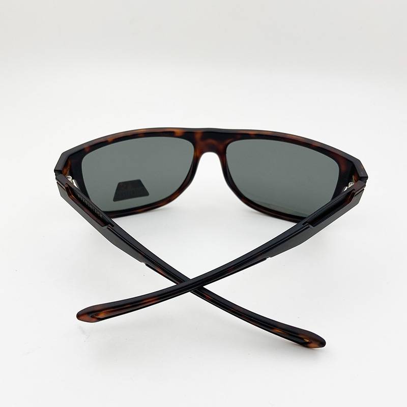 Original single men's leopard polarizer driving mirror sunglasses fashion sunglasses anti -ultraviolet watch mirror shading mirror