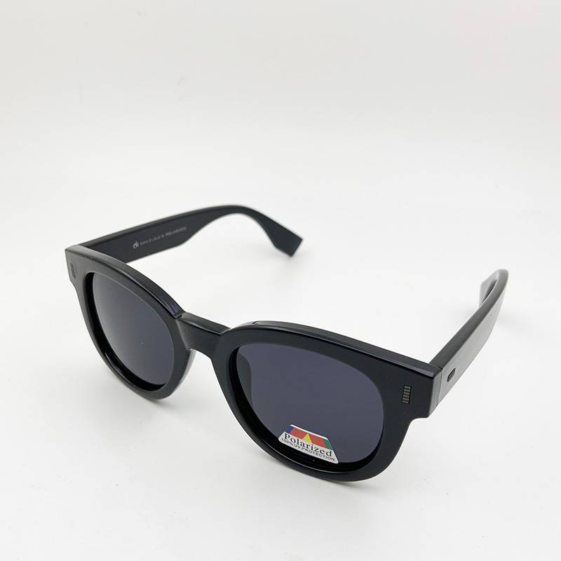 Exit the original single men and women polarizer black sunglasses fashionable sunglasses care mirrors driving mirror driving mirror