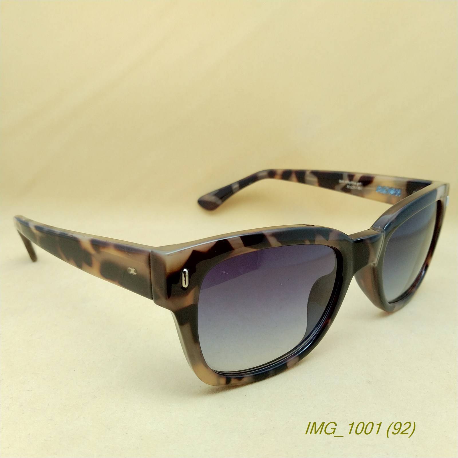 Staying square rivets Men and women resin small faces sunglasses sunglasses leopard color color