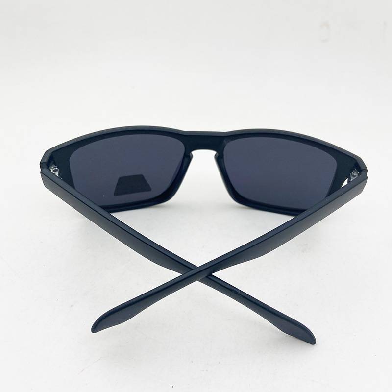 Original single men and women polarized sunglasses anti -ultraviolet sunglasses care mirror shelter driving driving glasses