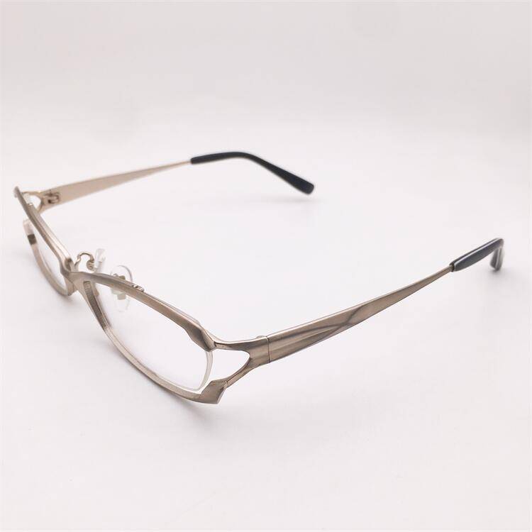Treasure orphan original single silver ultra -light pure titanium -shaped frame semi -encircles frame business temperament glasses men and women
