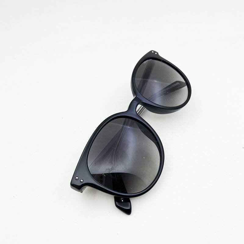 Export men and women sunglasses fashion versatile brands tail single sunshade anti -ultraviolet watchmark sunglasses tourism