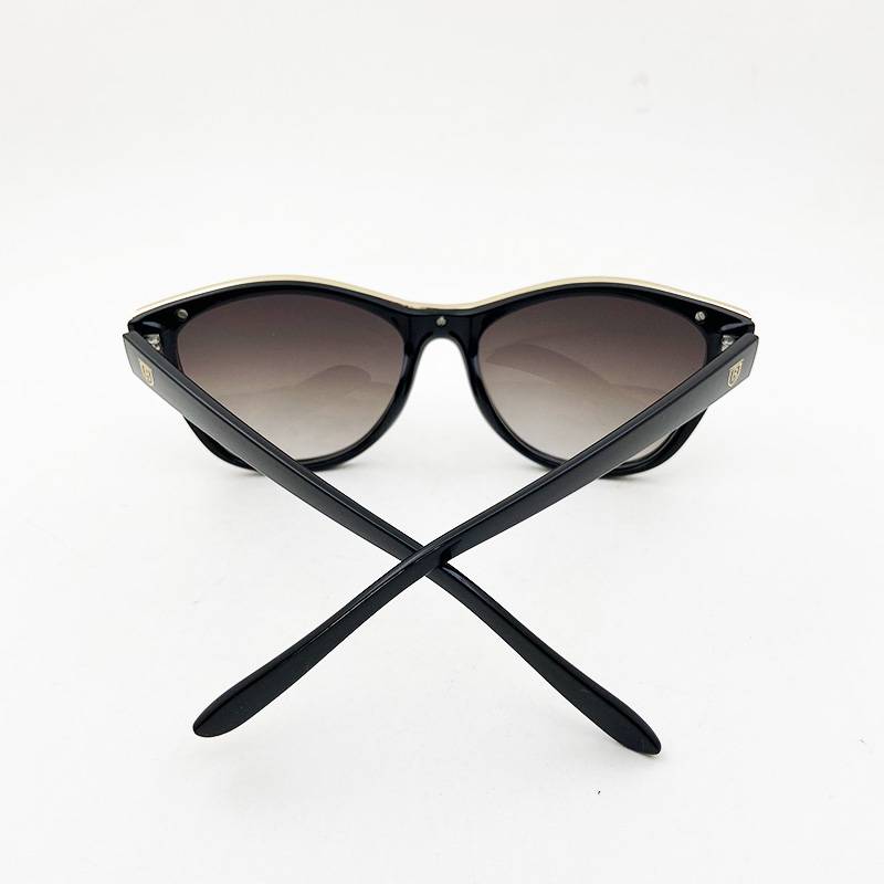 Export women's sunglasses brand fashion and comfortable sunglasses anti -ultraviolet eye mirror outdoor sunshade glasses