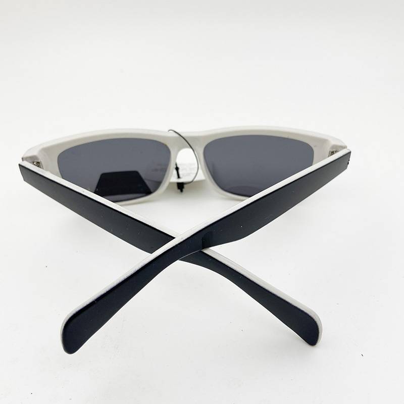 Single -children's polarized sunglasses fashion boys sunglasses anti -ultraviolet goggles girl sunshade mirror