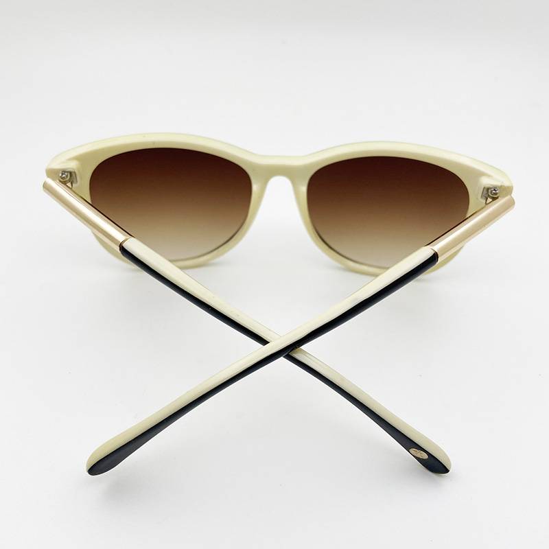 Exporting the original single women's sunglasses, fashionable sunglasses, anti -ultraviolet light -like nursing sunshade uV400