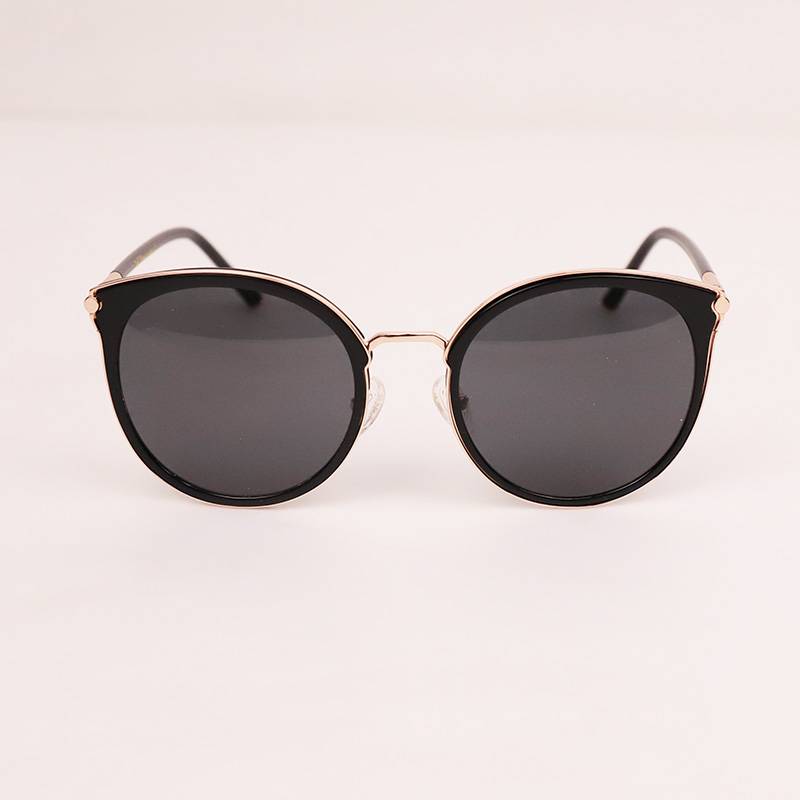 Carin sunglasses fashion women's anti -ultraviolet Korean version of large frame retro retro Victoria sunglasses clear warehouse