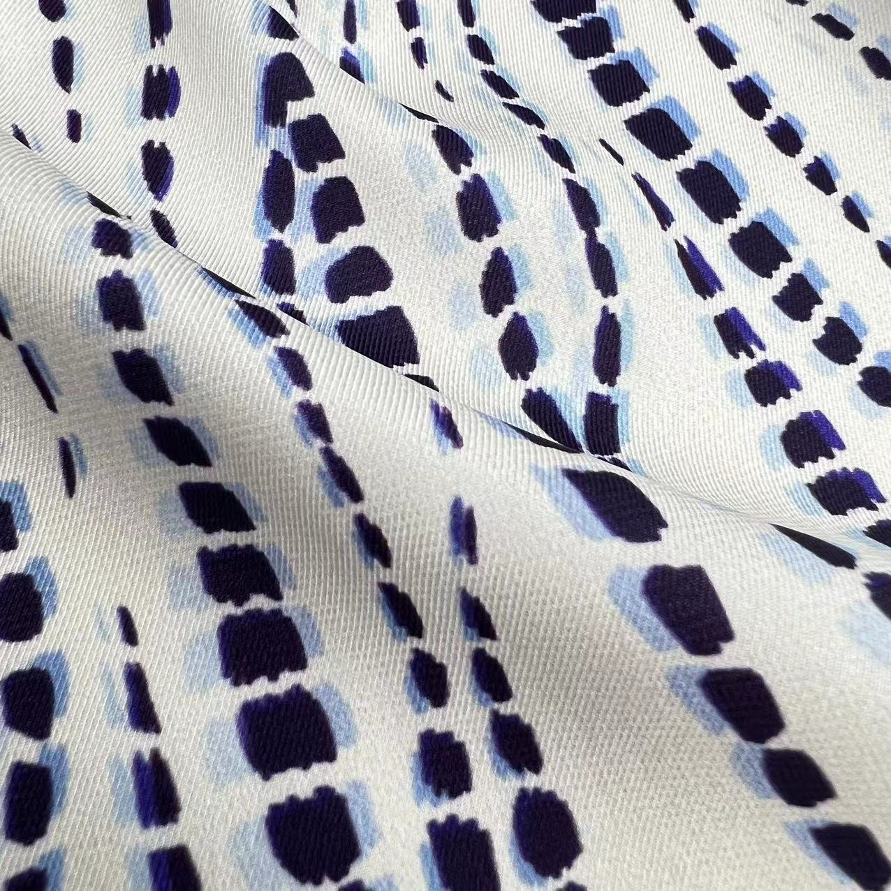 In-stock Dot Waves Optical illusion pattern printed fabric dark blue Tie dye twill 100%polyester silk-like fabric for garment