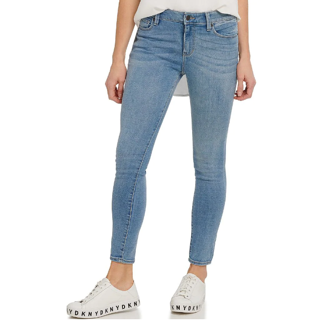 Hot Sale New Fashion Women Denim Pants Wholesale High Quality Dongguan Custom Ripped Mom Fit High Street Wear Solid Jeans