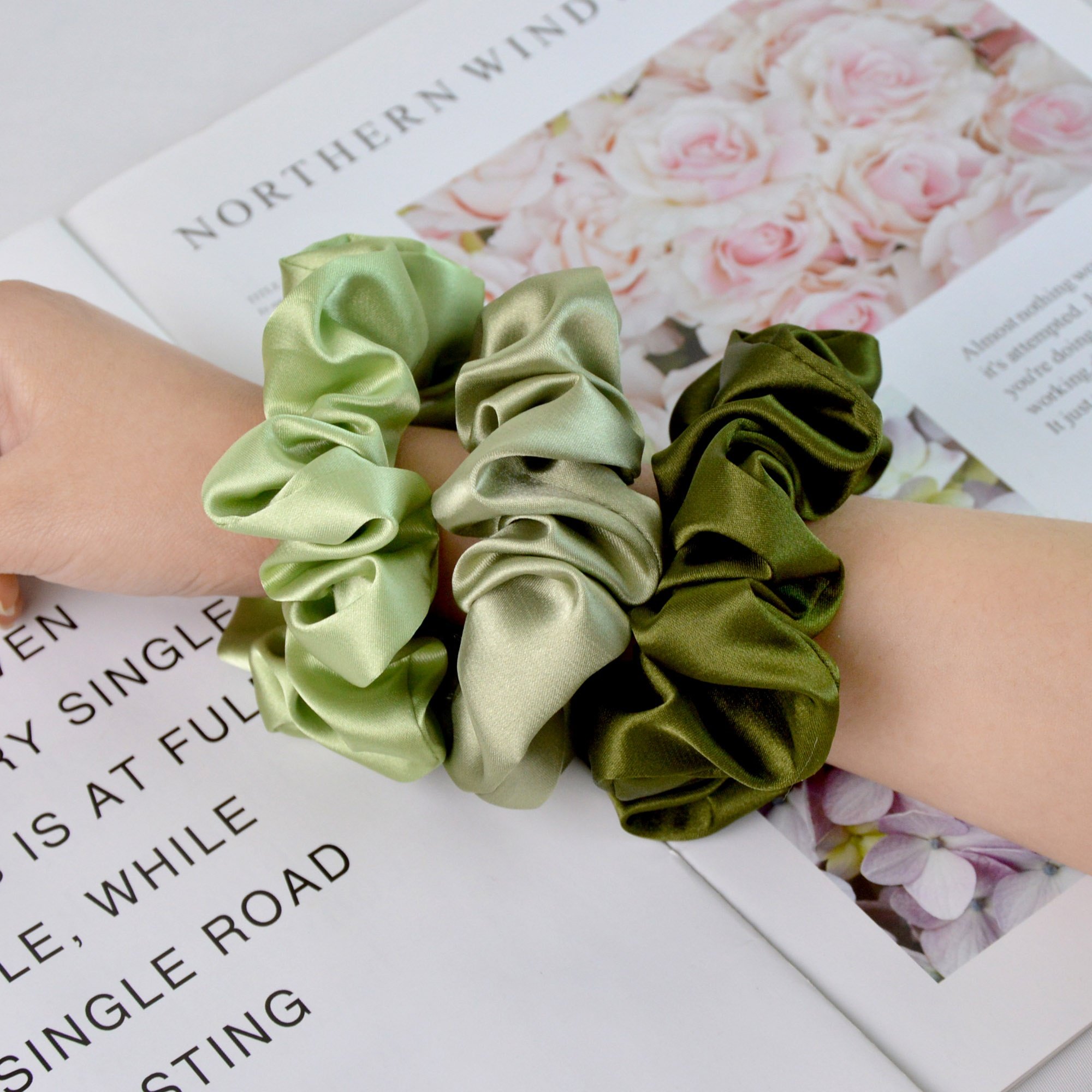 Stock and Wholesale 42 Colors 3.5cm High Quality Smooth and Soft Elastic Band Accessories Silk Satin Scrunchies Hair Ties