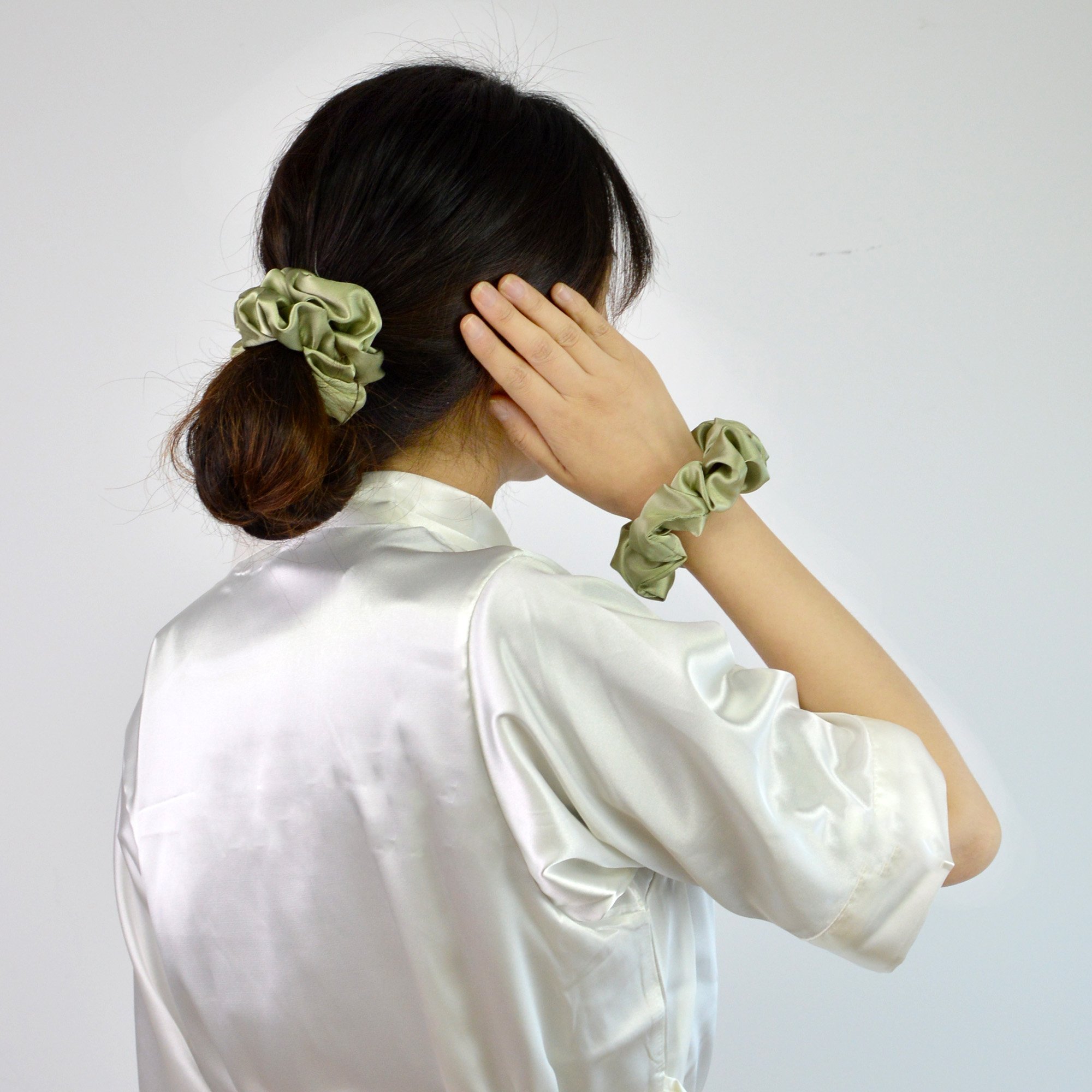 Stock and Wholesale 42 Colors 3.5cm High Quality Smooth and Soft Elastic Band Accessories Silk Satin Scrunchies Hair Ties