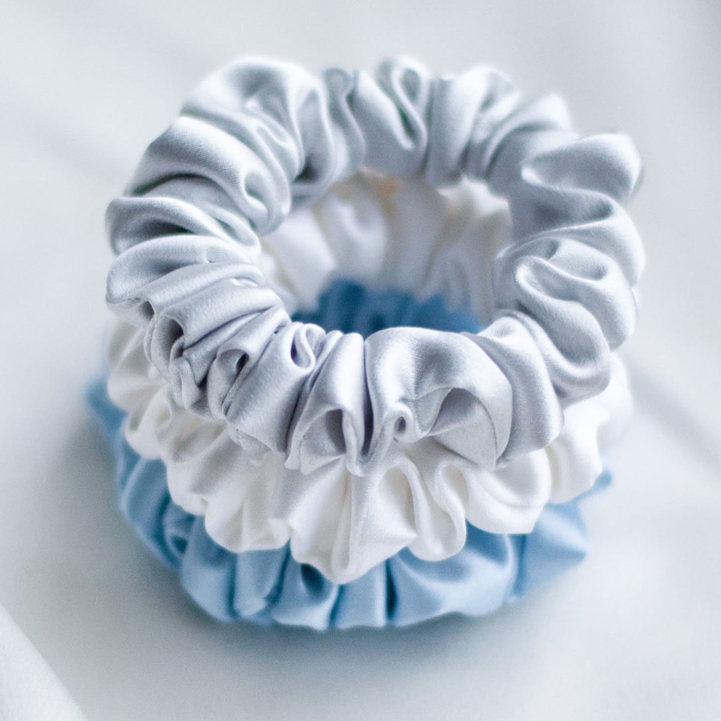 2024 top selling high end solid color Satin Silk hair scrunchies for woman wholesale custom silk crunchies hair ties in stock