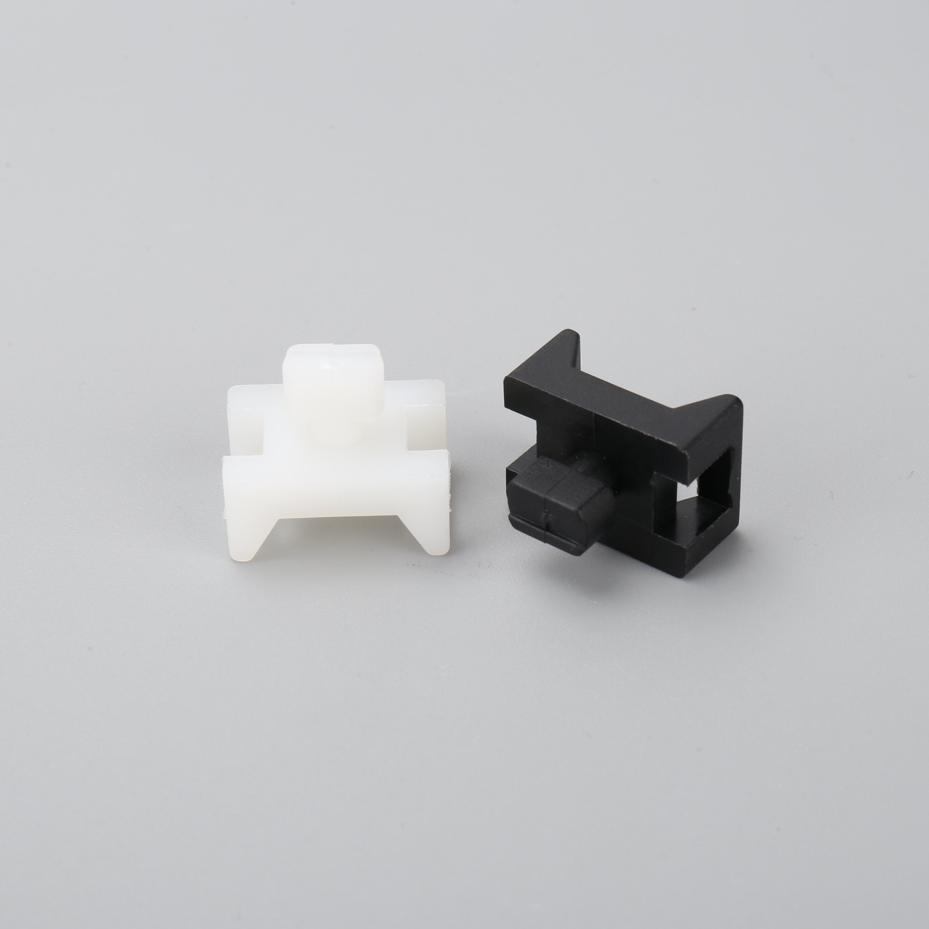 Factory High Quality HC-5 Oem Saddle Type Plastic Adjustable White Black 94-V2 Saddle Type Nylon Cable tie