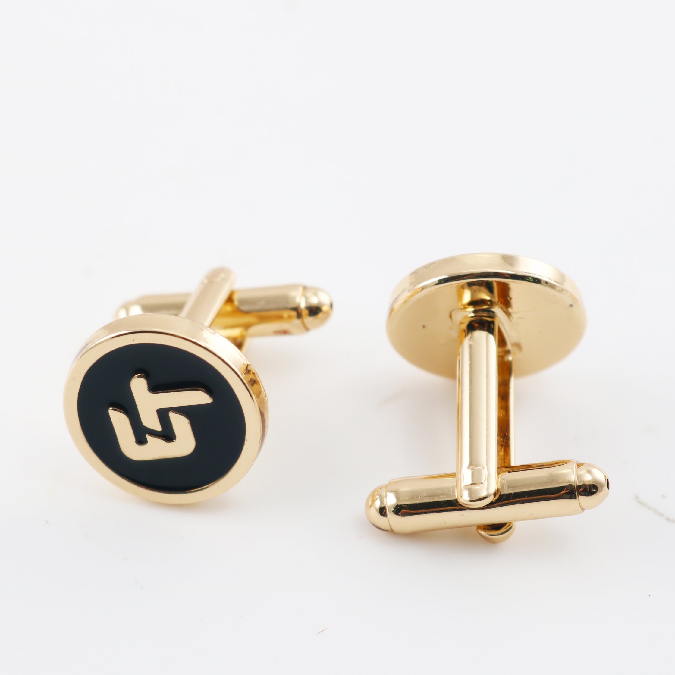 Custom original design wedding cufflink manufacturer women's metal letter Cufflinks