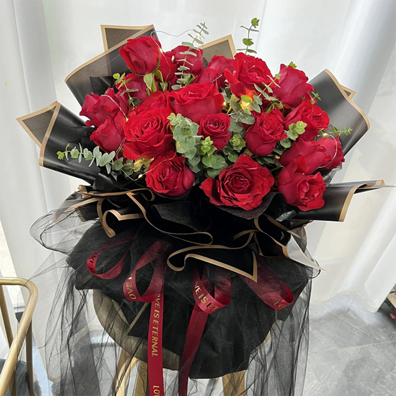 2024 Best Selling Design Golden Edge Wholesale Plastic Waterproof Frame Flower Wrapping Paper Packaging Paper For Fresh Roses