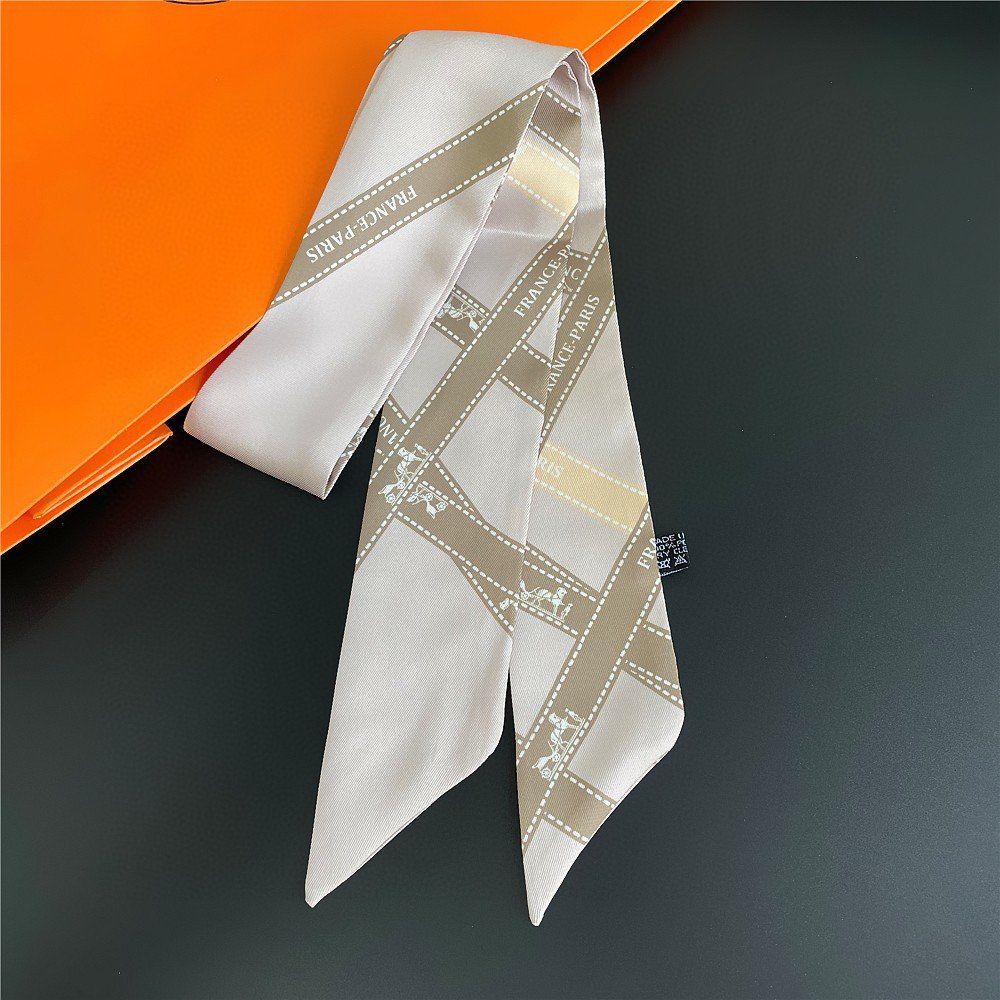 Women's Bandana Scarf Luxury Headscarf Headband Shirt Tie Bag Accessories Ladies Hat Decorative Scarf Fashion Girls Hair Band