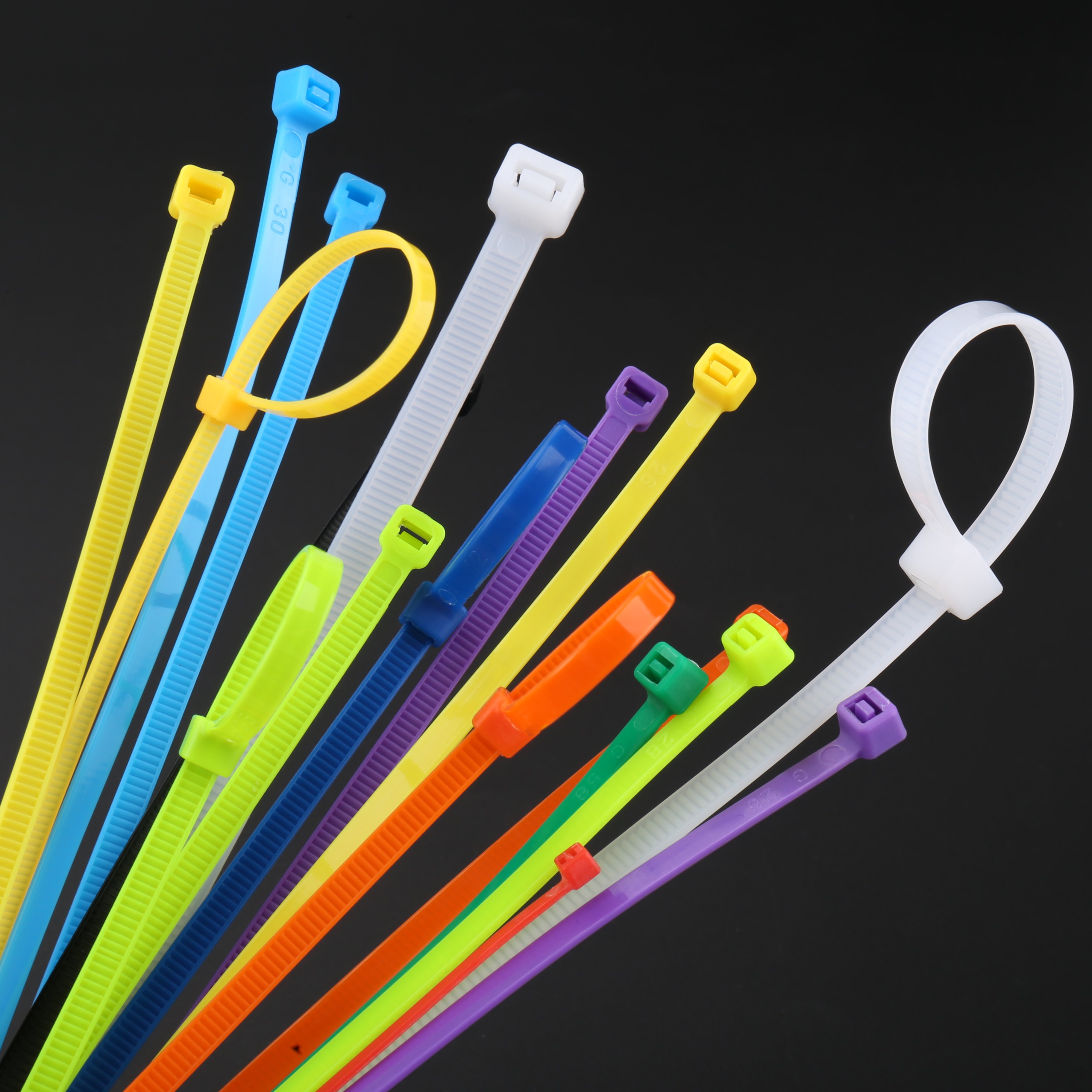 Customized industrial self locking plastic tie straps 4*200mm 300mm red yellow blue green nylon66 wire zip tie nylon cable ties