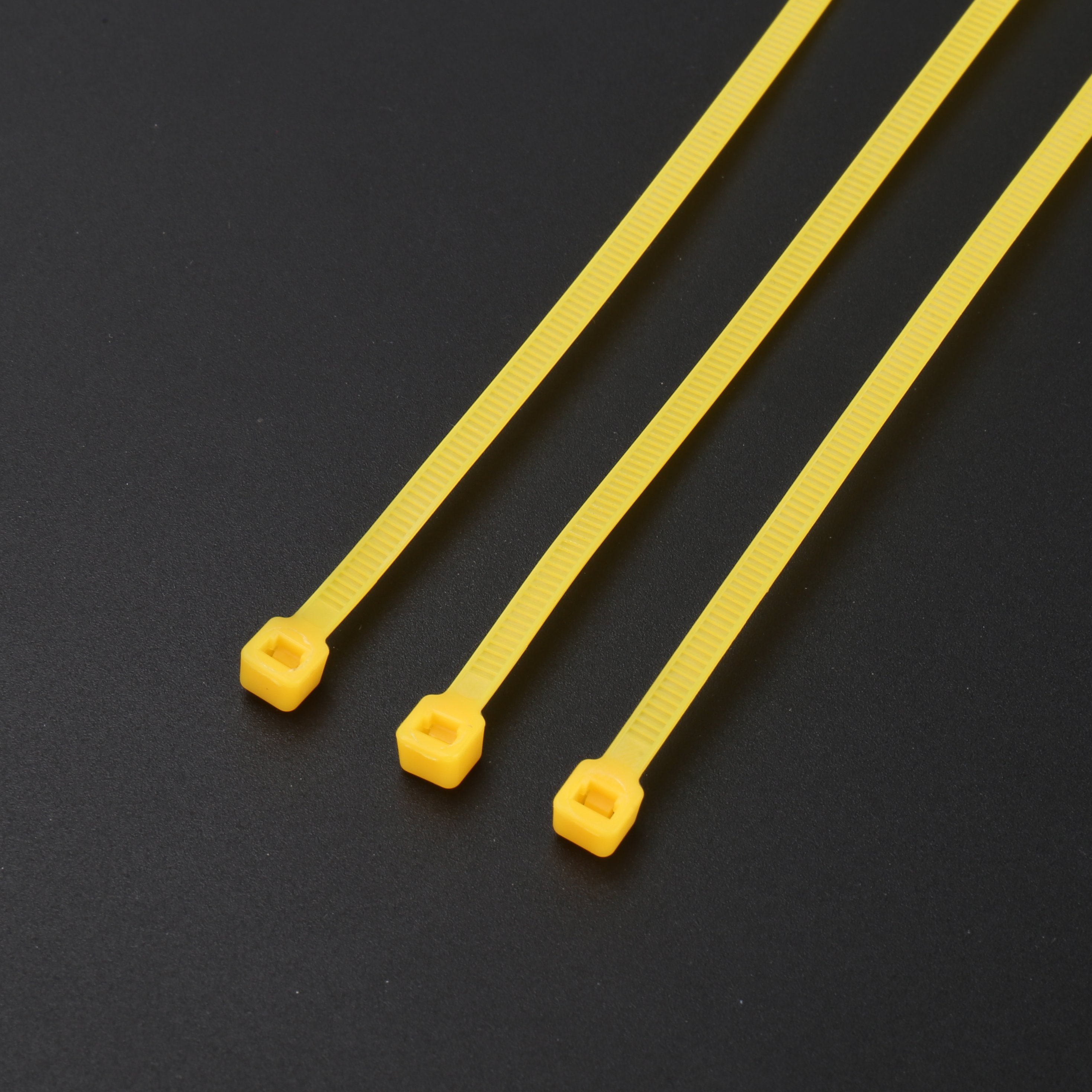 Customized industrial self locking plastic tie straps 4*200mm 300mm red yellow blue green nylon66 wire zip tie nylon cable ties