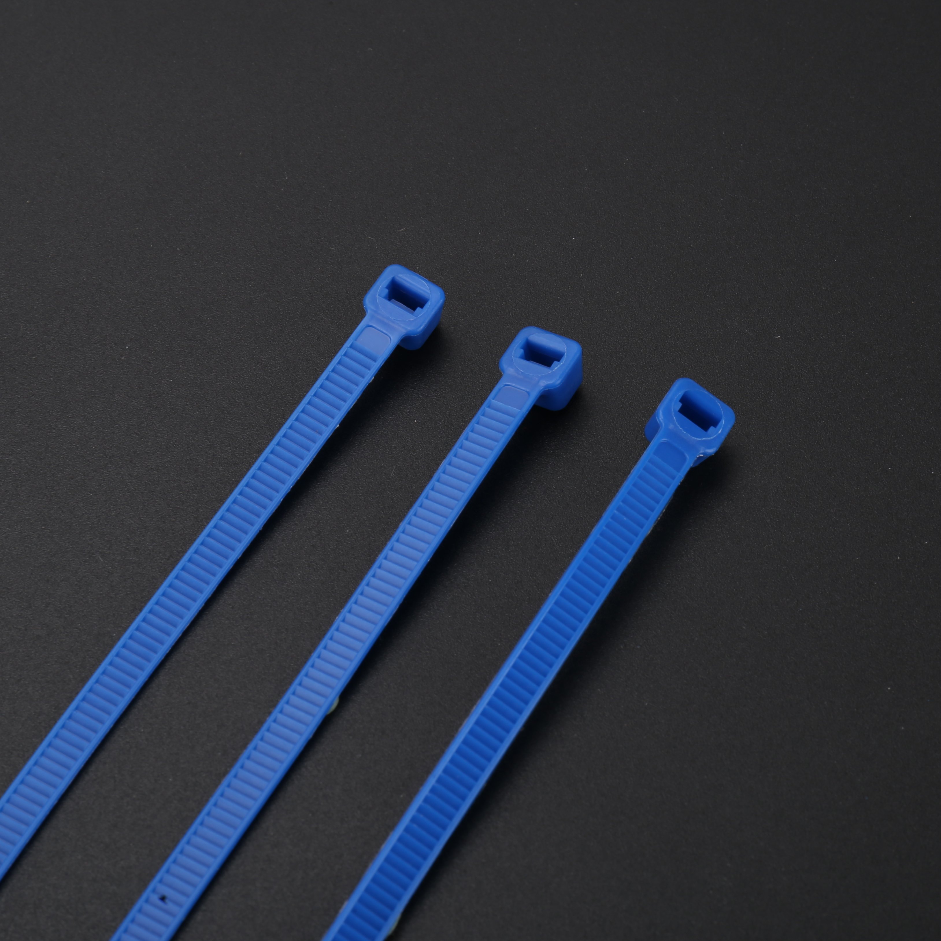 Customized industrial self locking plastic tie straps 4*200mm 300mm red yellow blue green nylon66 wire zip tie nylon cable ties