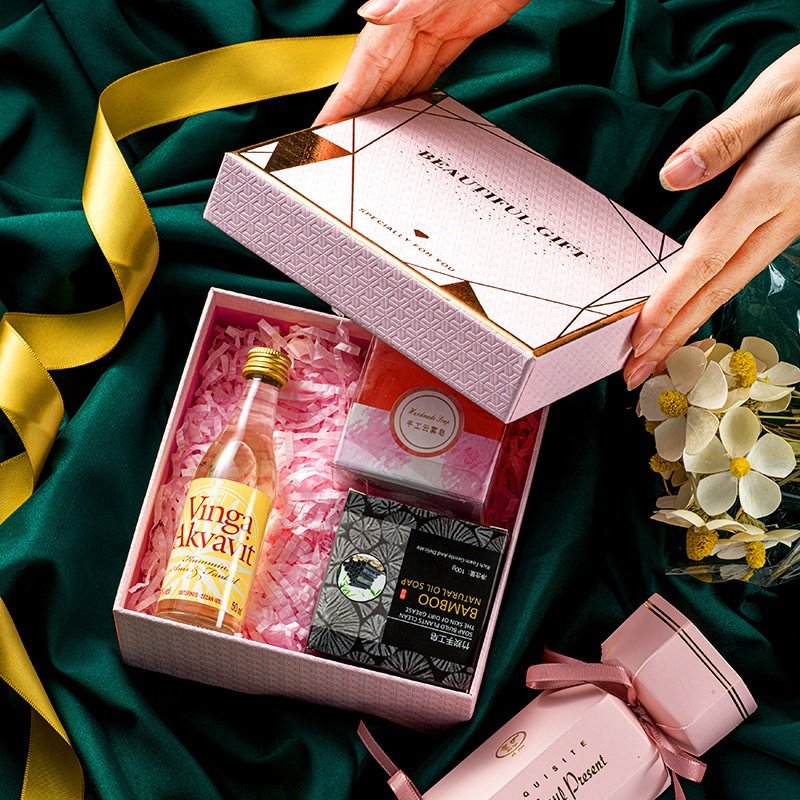 cosmetics gift box recyclable beauty packaging CustomTie Sets Lid And Base Bridesmaid Coffee Mug Boxes For Gift Sets With Ribbon
