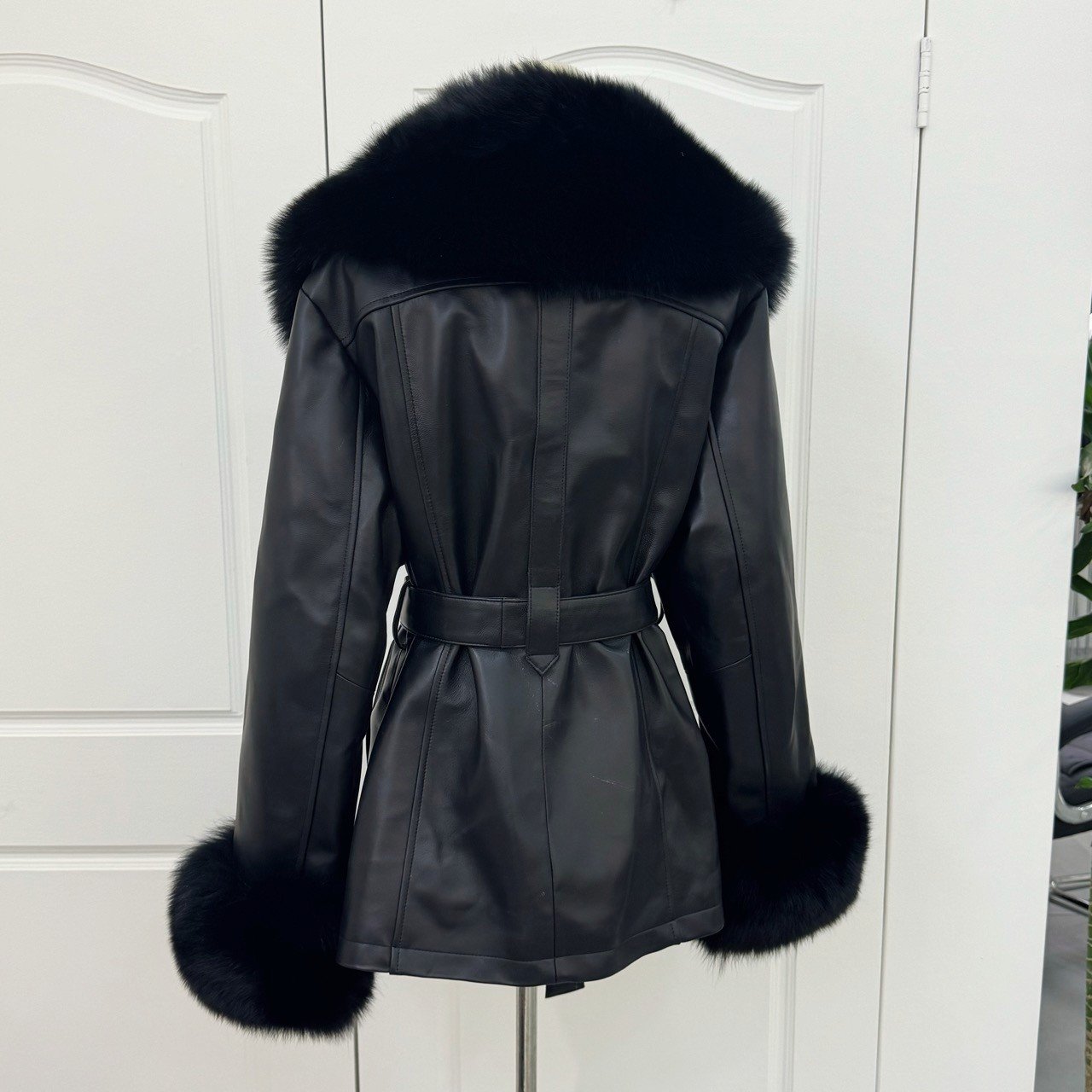 RXFurs Female Ladies Fashion Elegant Tie Belt Waist Coats Women's Sheepskin Leather Coat with Removable Fox Fur Collar and Cuffs
