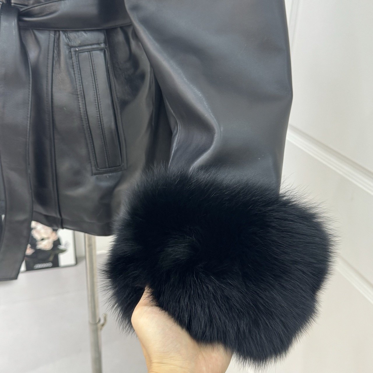 RXFurs Female Ladies Fashion Elegant Tie Belt Waist Coats Women's Sheepskin Leather Coat with Removable Fox Fur Collar and Cuffs