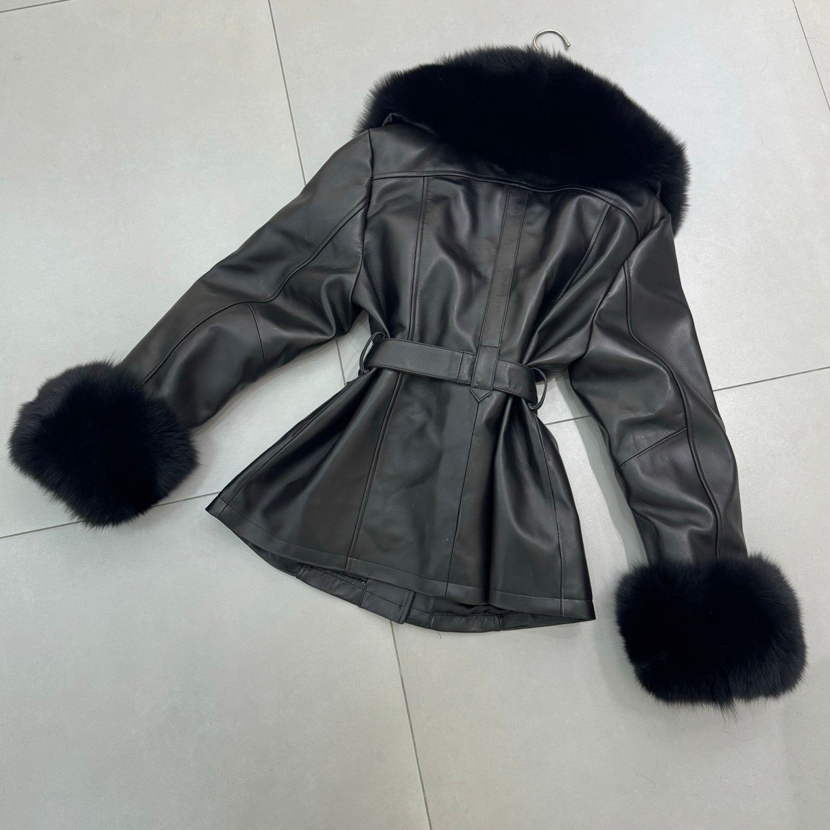 RXFurs Female Ladies Fashion Elegant Tie Belt Waist Coats Women's Sheepskin Leather Coat with Removable Fox Fur Collar and Cuffs