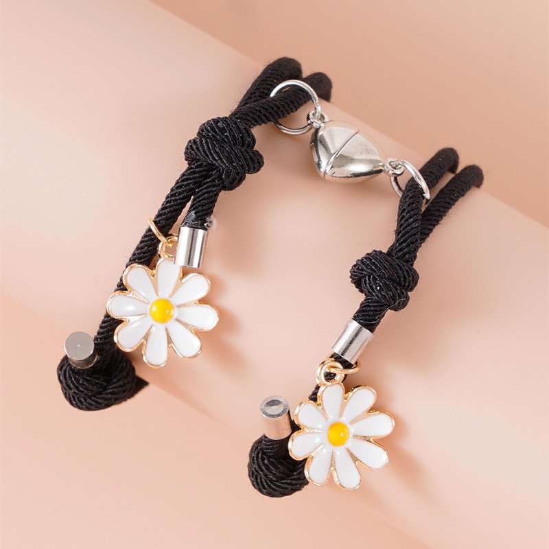 2pcs/set Creative Hair Tie Bracelet Love Magnetic Flower Bracelets for Women Friend Daisy Pendant Charms for Bracelets