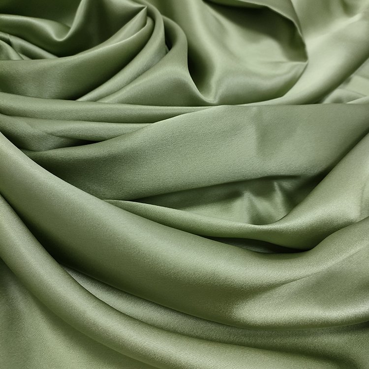 Shinny 19mm Silk Mulberry Fabric For Clothing Soft Mulberry Silk Fabric Green Silk Fabric NO MOQ