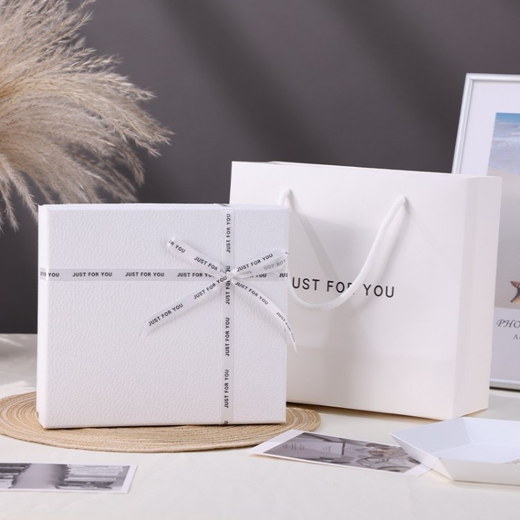 Custom Size White Lid And Base Ribbon Bow Tie Paper Box Packaging For Wedding Gift