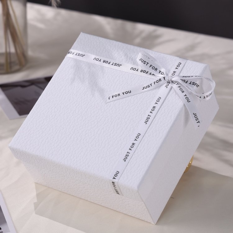 Custom Size White Lid And Base Ribbon Bow Tie Paper Box Packaging For Wedding Gift