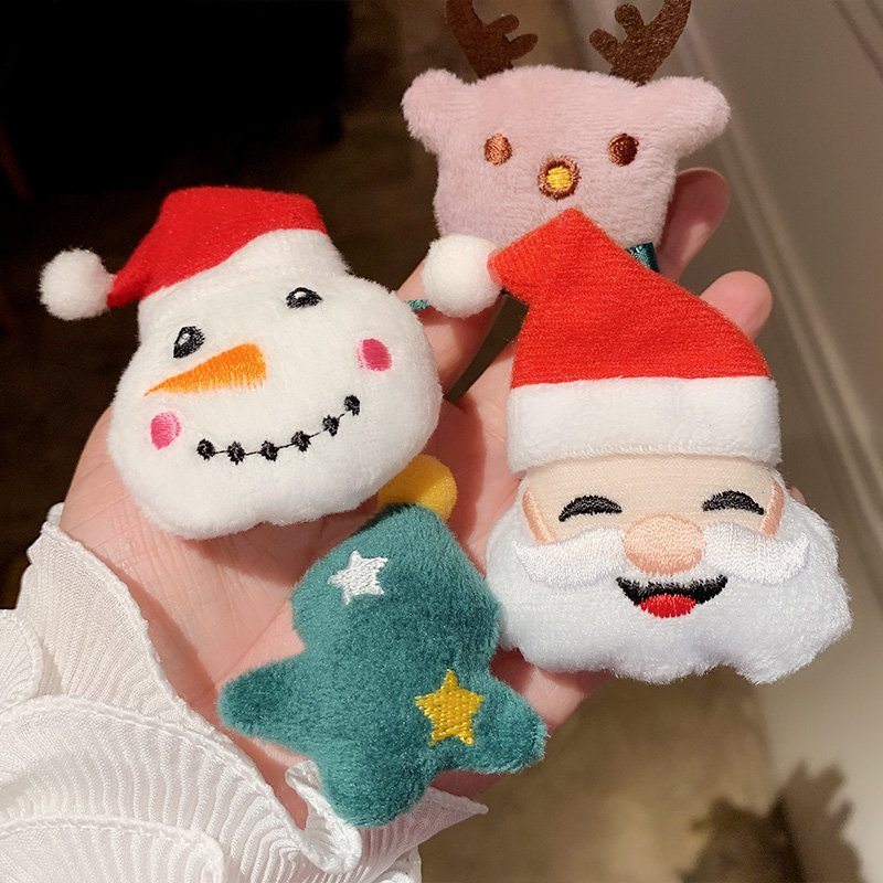 Cartoon Christmas Tree Brooch Cute Plush Pins and Holiday Trinkets Christmas Medal Accessories Decorations