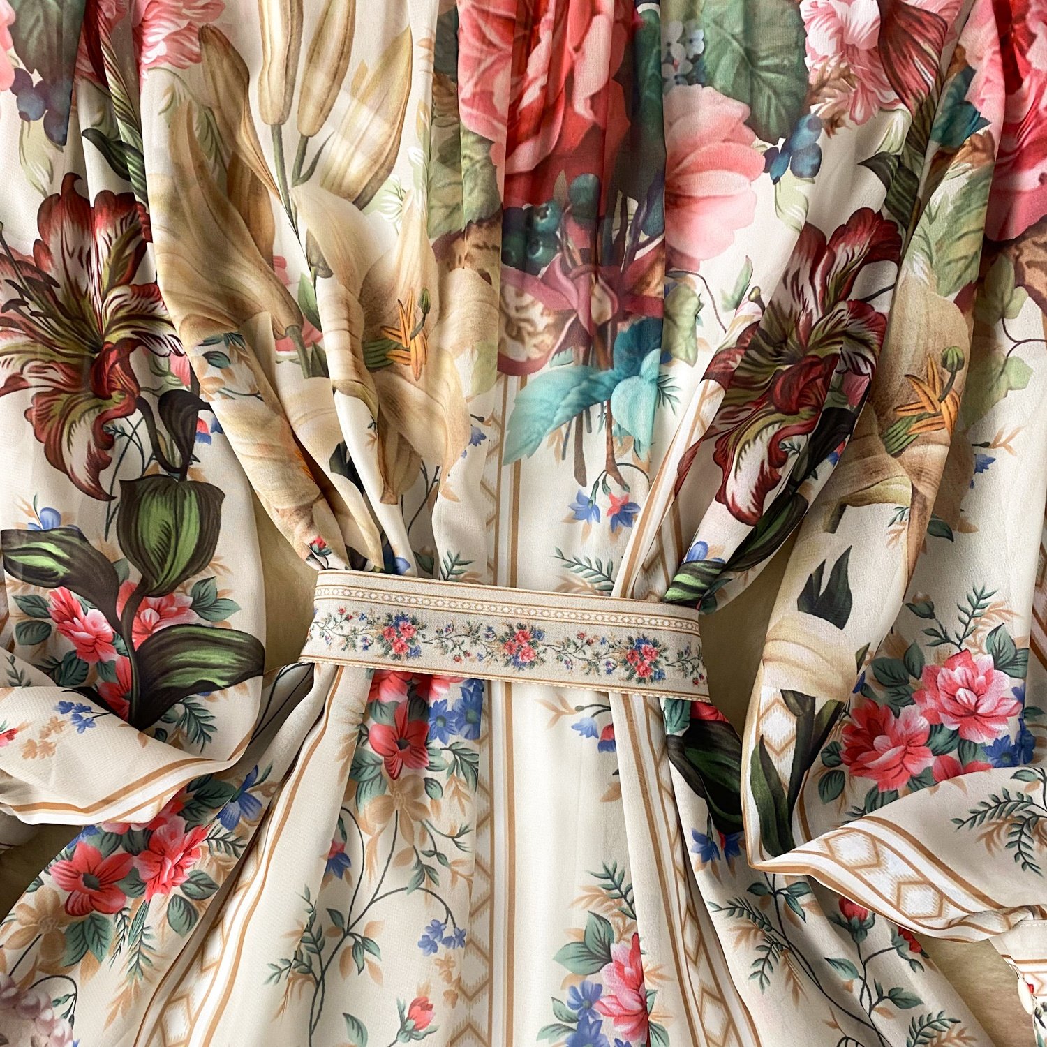 Europe And The United States Retro Women Lantern Sleeves Waist Tie Long Printed Dresses