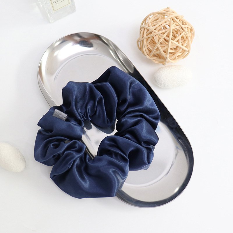 In stock 16-22momme silk scrunchie The minimum order quantity is 1 piece large hair ties