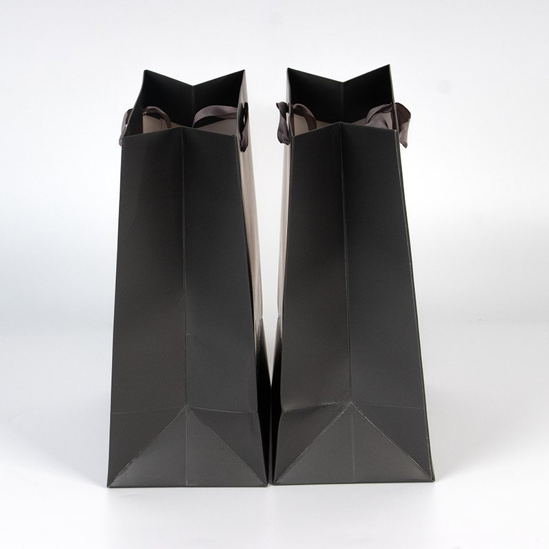 Shopping Bag Kraft Paper Black Custom Handle Bag Offset Printing Drawstring Ivory Board Shoes & Clothing Ribbon Tie Gift Bags