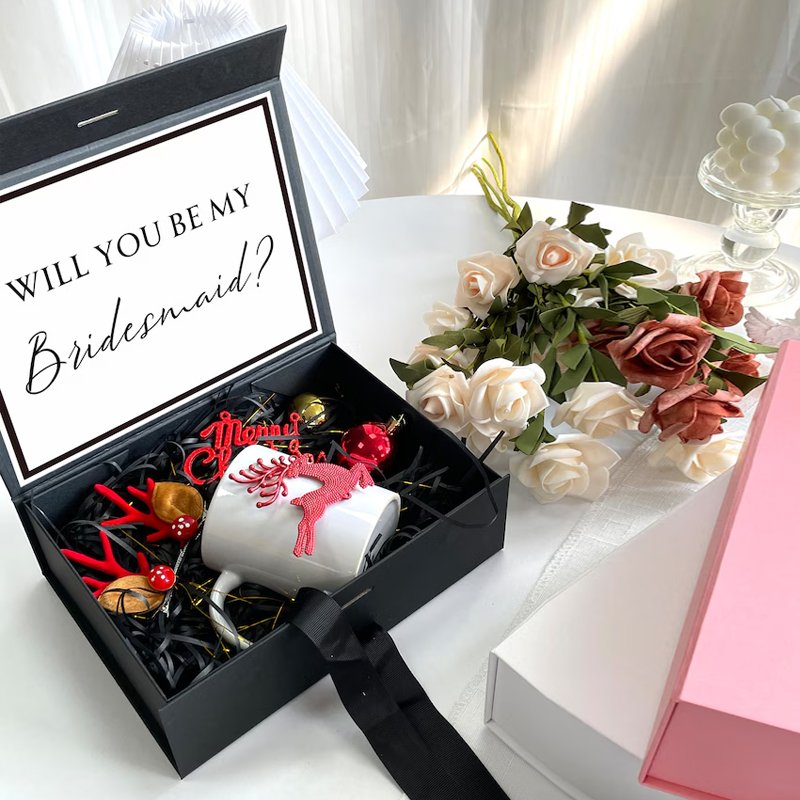 Custom Logo White Foldable Bow Tie Package Boxes Cardboard Paper Clothing Gift Packaging Box With Magnetic Lid