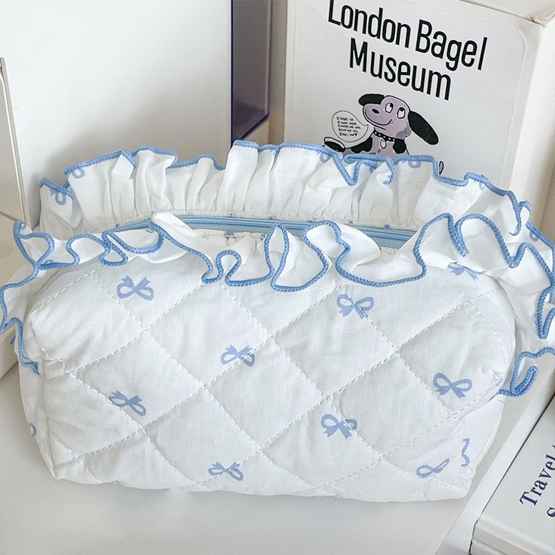 New Arrival Puffer Travel Cosmetic Bag Bow Tie Pattern Quilted Cotton Padded Case Luxury Blue Perfume Cosmetic Bag With Bow-Knot