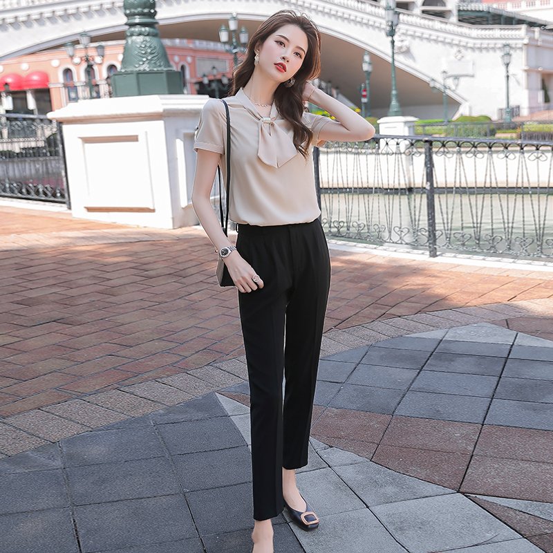 China Factory Direct Sell Dropship Wholesale White Tie Shirts for Women Short Sleeve Blouse with Bow Office Lady Summer Wear Top