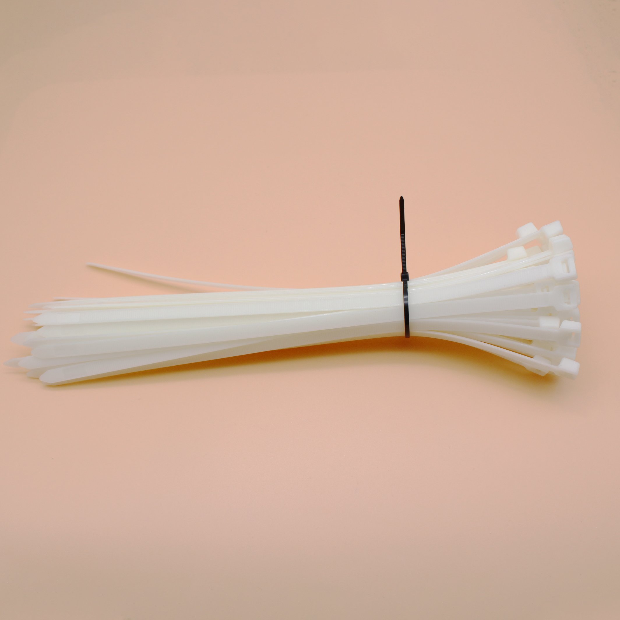 3.6*150mm self-locking nylon cable tie, made in China factory, black and white two-color industrial-grade cable tie