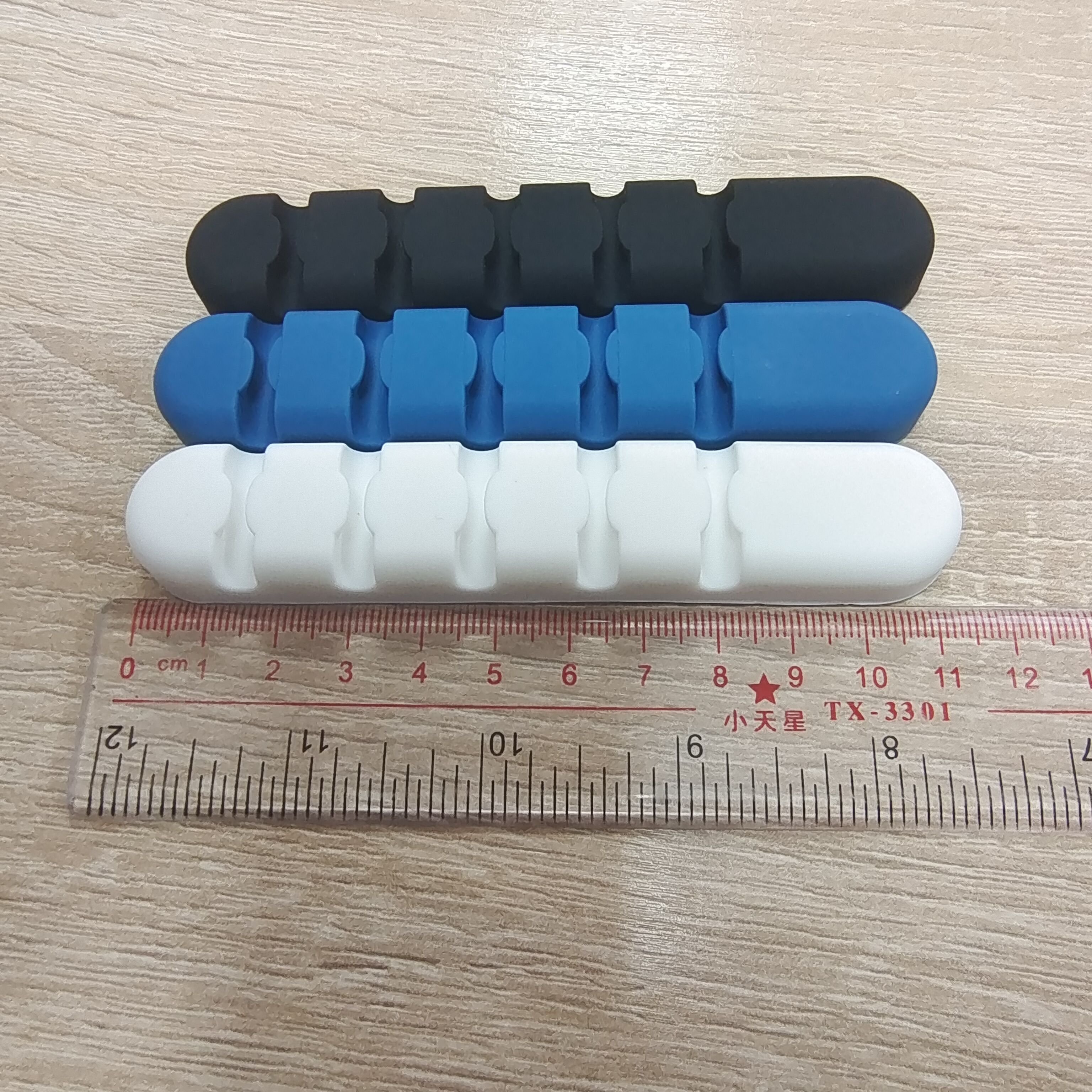 Hot Sale Wholesale 5-hole USB Desk Cable Holder Wire Silicone Cable Organizer