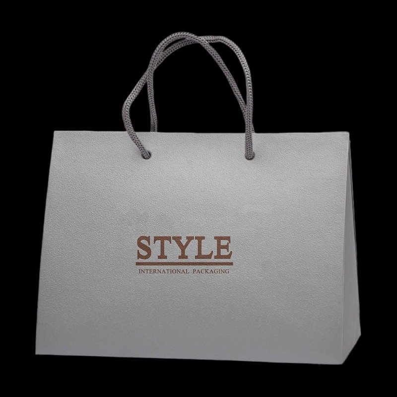 Sac en papier Triangle paper bag with silk satin ribbon tie with PP cord handle For BRACELETS NECKLACES EARRINGS Rings Jewelry